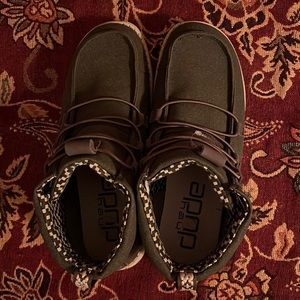 NWOT Hey Dude Women’s LEA size 8 Lightweight Boot in Coffee color